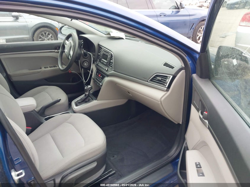VIN 5NPD74LF0JH219730 2018 HYUNDAI ELANTRA SE
