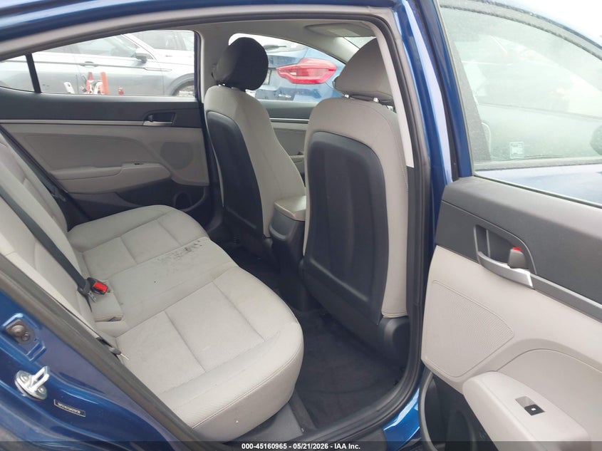 VIN 5NPD74LF0JH219730 2018 HYUNDAI ELANTRA SE