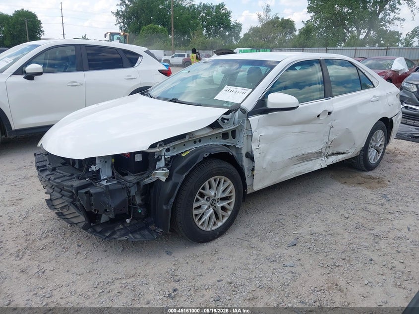 4T1BF1FK2HU646226 2017 Toyota Camry Le photo 1