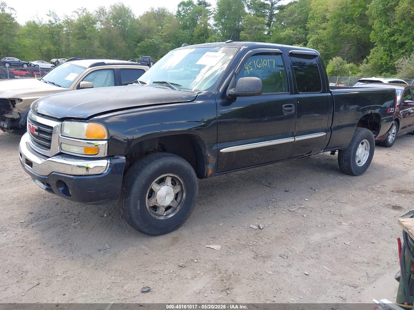 2004 GMC SIERRA 1500 auction photo 2