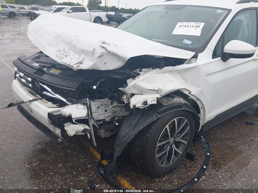 2021 VOLKSWAGEN TIGUAN auction photo 6