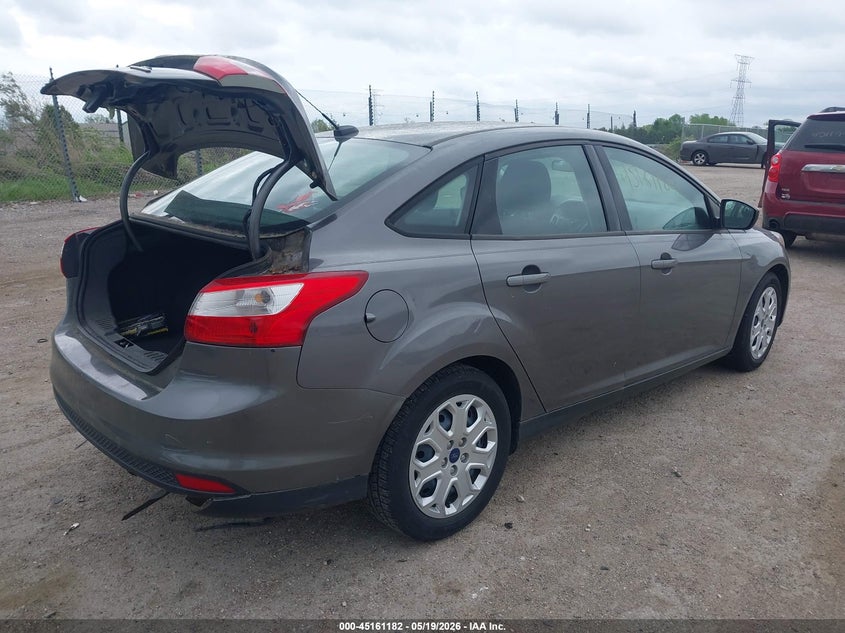 Vin: 1fahp3f2xcl448568, lot: 45658847, ford focus se 20124