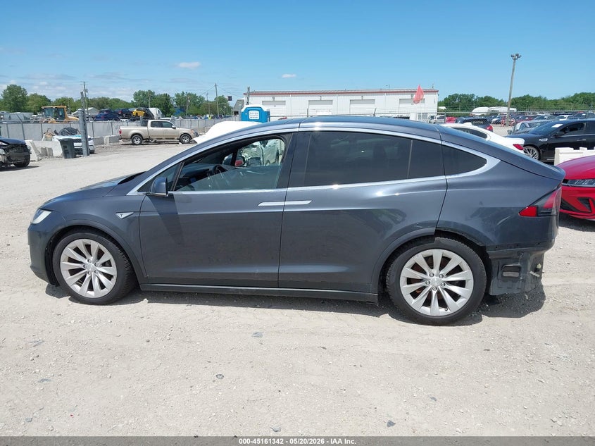 2016 Tesla Model X 60D/70D/75D/90D/P100D VIN: 5YJXCBE20GF003343 Lot: 45161342