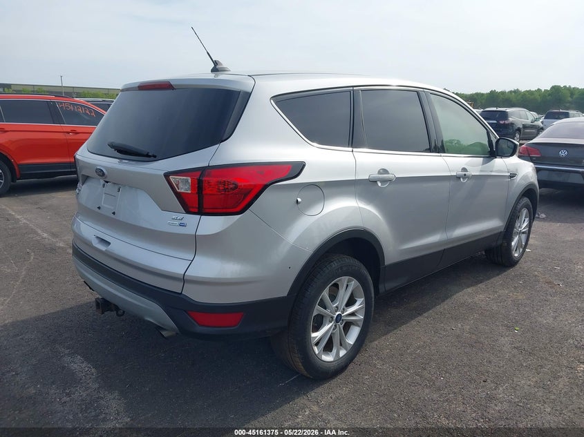 VIN 1FMCU9GD0KUA31352 2019 FORD ESCAPE SE