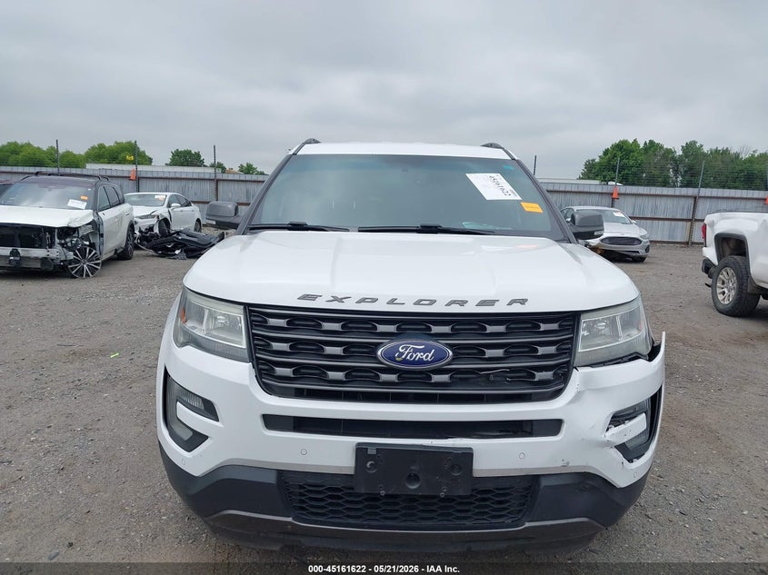 VIN 1FM5K7D86HGA22138 2017 FORD EXPLORER XLT