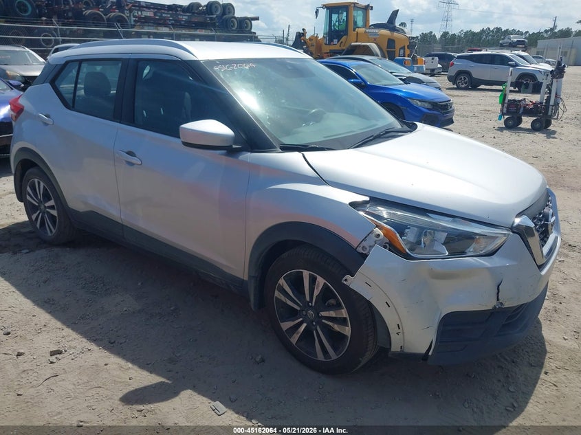 Vin: 3n1cp5cv9ll568223, lot: 45659728, nissan kicks sv xtronic cvt 2020 img_1