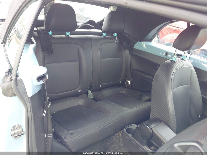 2014 Volkswagen Beetle 2.5L VIN: 3VW5X7AT2EM801260 Lot: 45162169