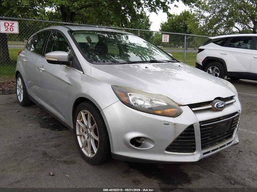 Vin: 1fadp3n22dl206715, lot: 45659983, ford focus titanium 2013 img_1