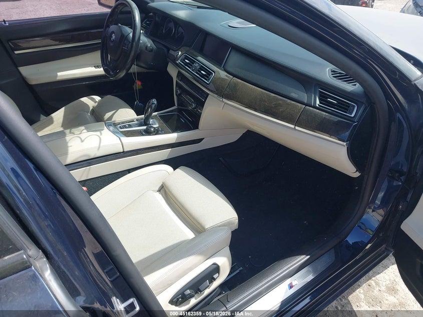 2013 BMW 750LI auction photo 5