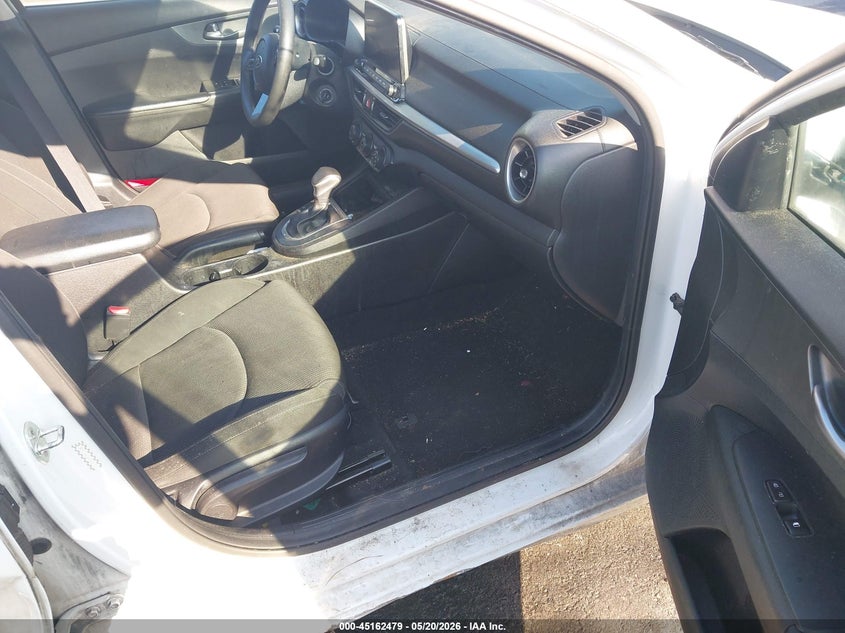 VIN 3KPF24AD6ME383193 2021 KIA FORTE LXS