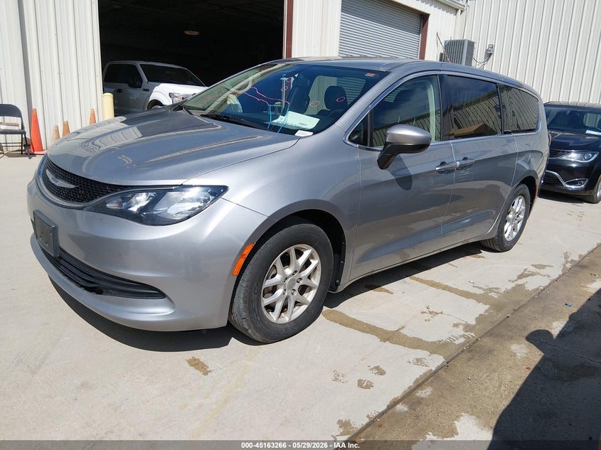 Vin: 2c4rc1cg2lr249293, lot: 45660930, chrysler voyager lx 20202