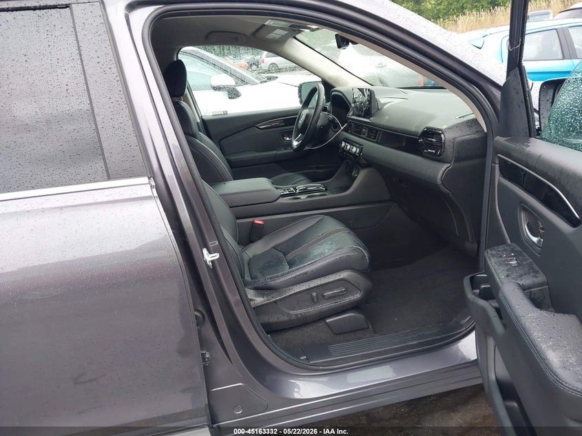 2025 HONDA PILOT auction photo 5