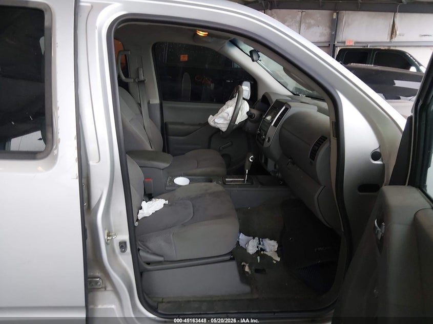2017 NISSAN FRONTIER auction photo 5
