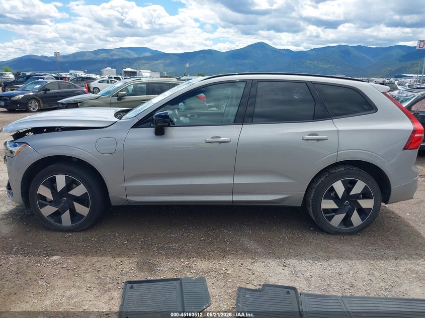 2025 Volvo Xc60 Plug-In Hybrid Plus, T8 Awd Electric/Gasoline, Dark VIN: YV4H60RC2S1029198 Lot: 45163512