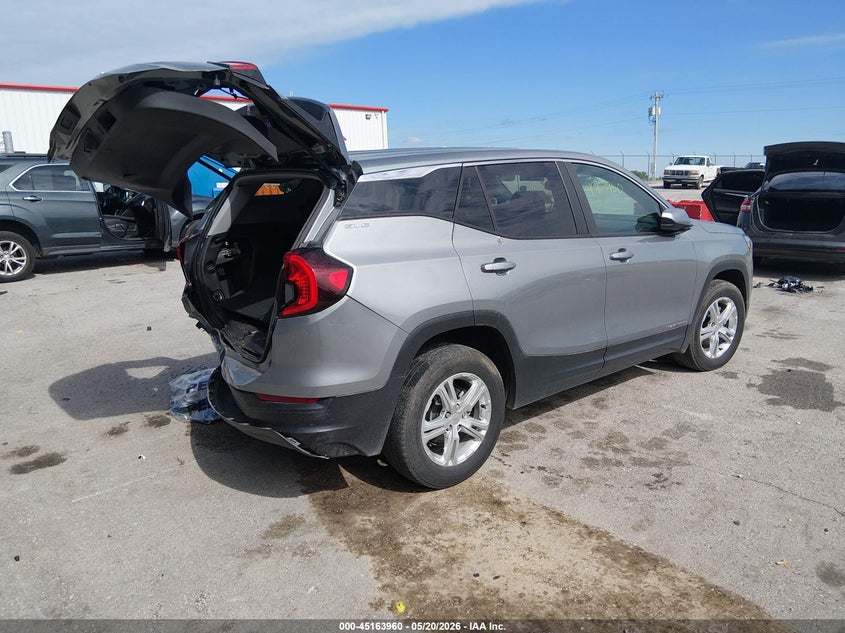 2024 GMC TERRAIN auction photo 4