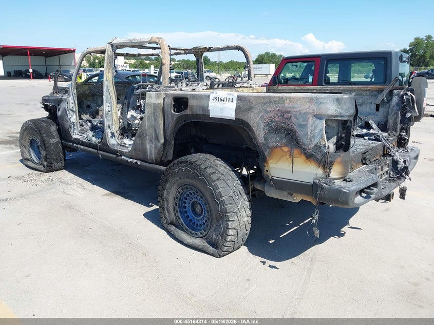 Vin: 1c6hjtag1ll129064, lot: 45661978, jeep gladiator sport s 4x4 20203