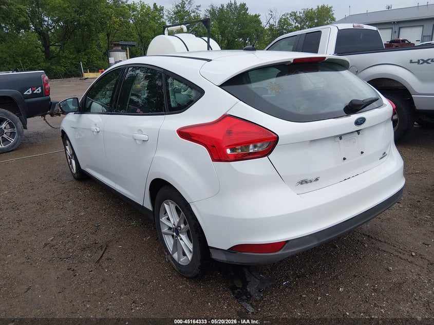 Vin: 1fadp3k2xfl301370, lot: 45661997, ford focus se 20153