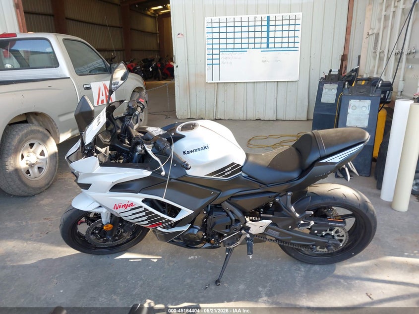 2026 Kawasaki Ex650 P VIN: ML5EXEP14TDAG8885 Lot: 45164404