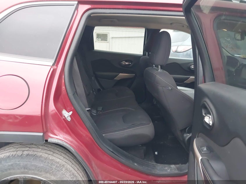 2017 JEEP CHEROKEE auction photo 8