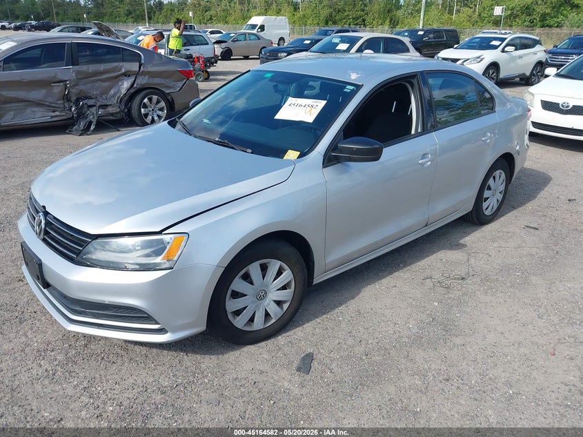 2015 VOLKSWAGEN JETTA auction photo 2