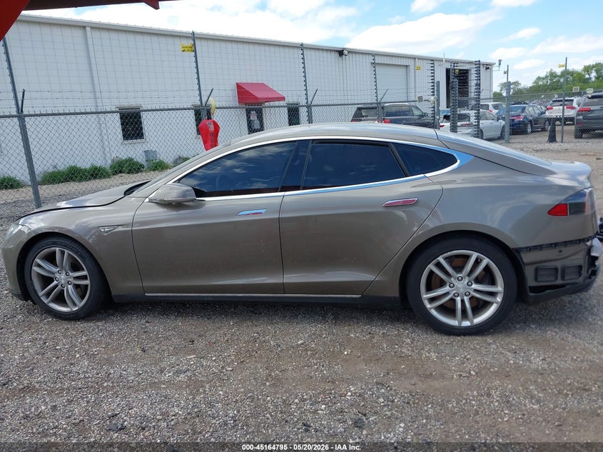 2015 Tesla Model S 70D/85D/P85D VIN: 5YJSA1S22FF098372 Lot: 45164795