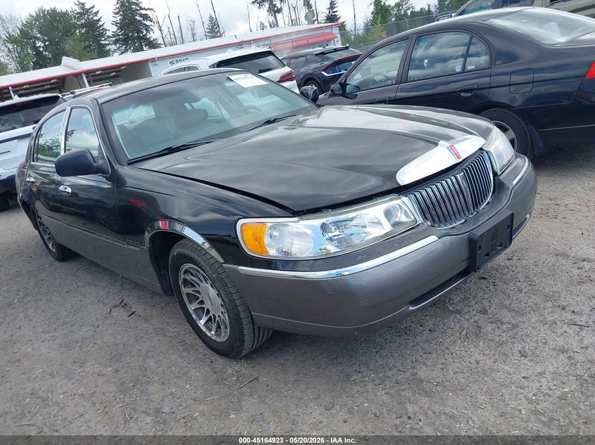 2001 LINCOLN TOWN CAR SIGNATURE