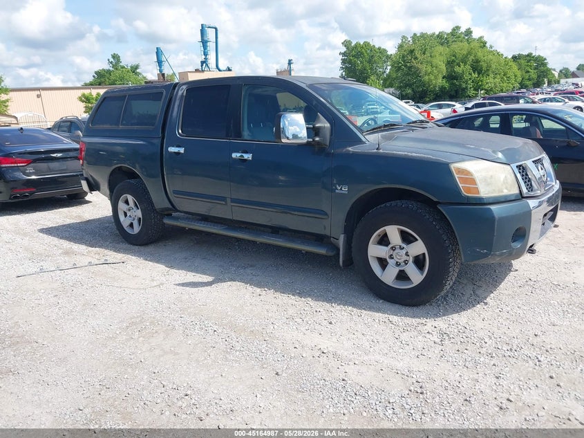 2004 NISSAN TITAN SE