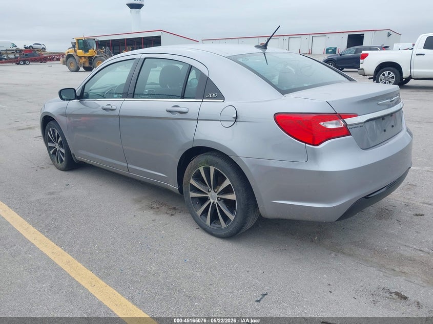 Vin: 1c3ccbbb2dn512788, lot: 45662740, chrysler 200 touring 20133