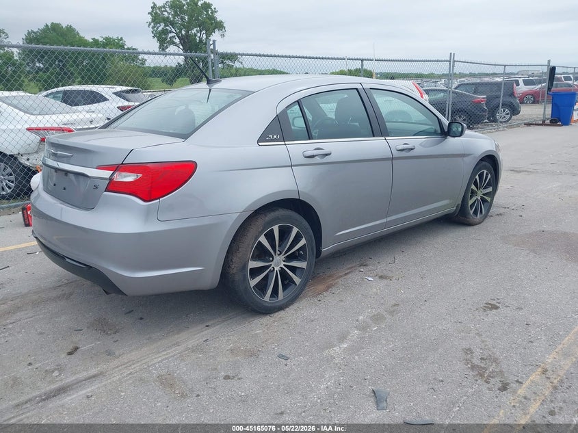 Vin: 1c3ccbbb2dn512788, lot: 45662740, chrysler 200 touring 20134
