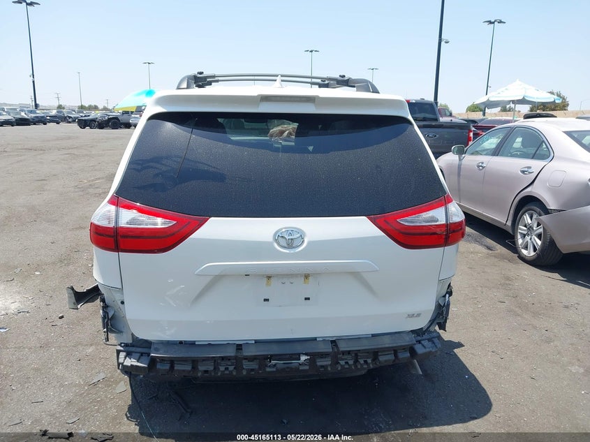 VIN 5TDYZ3DC1JS916876 2018 TOYOTA SIENNA XLE 8 PASSENGER