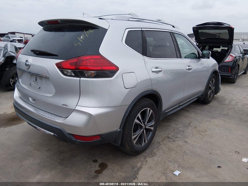 2017 NISSAN ROGUE auction photo 4