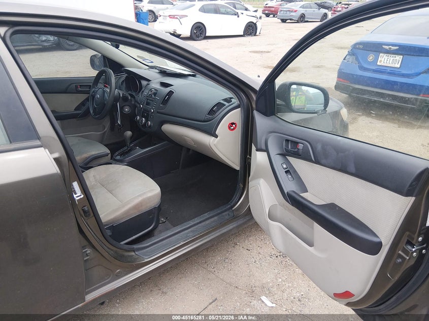 2010 KIA FORTE auction photo 5