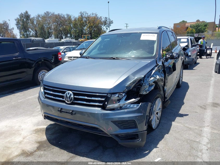 2018 VOLKSWAGEN TIGUAN 2.0T SE/2.0T SEL — Фото 2