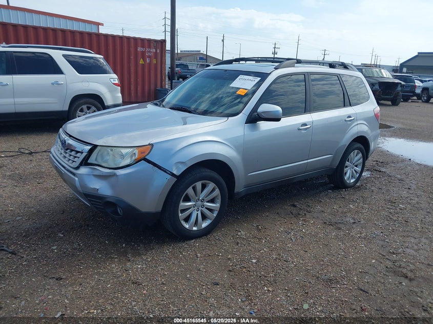 2013 SUBARU FORESTER auction photo 2