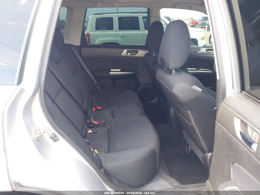 2013 SUBARU FORESTER auction photo 8