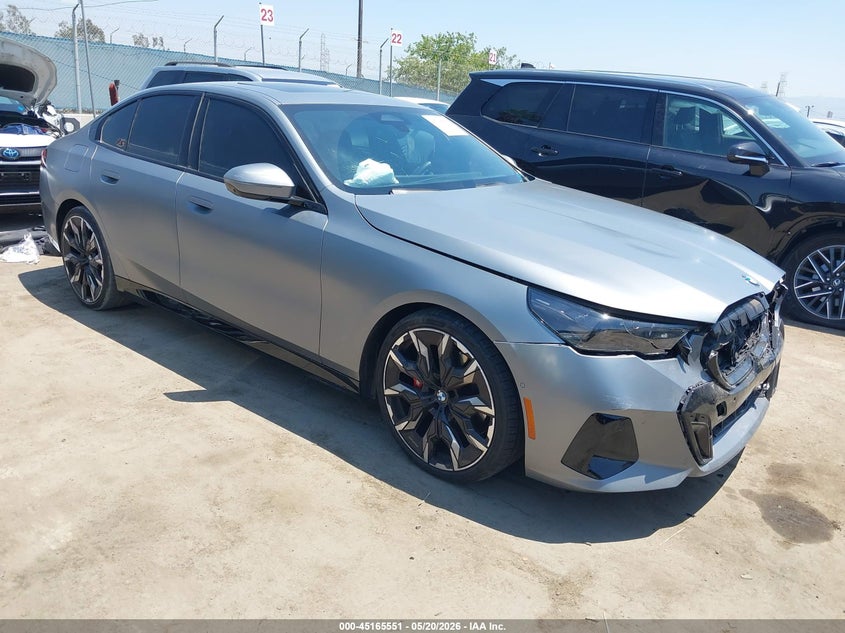 Vin: wba43fj04tcv42597, lot: 45663215, bmw 530i 2026 img_1