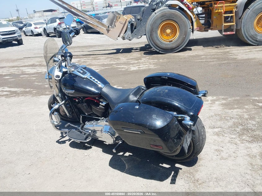 2023 HARLEY-DAVIDSON FAT BOY MOTO 2