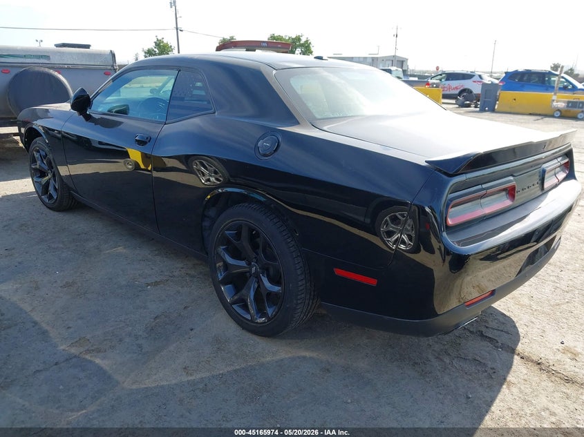 Vin: 2c3cdzag0lh236377, lot: 45663638, dodge challenger sxt 20203