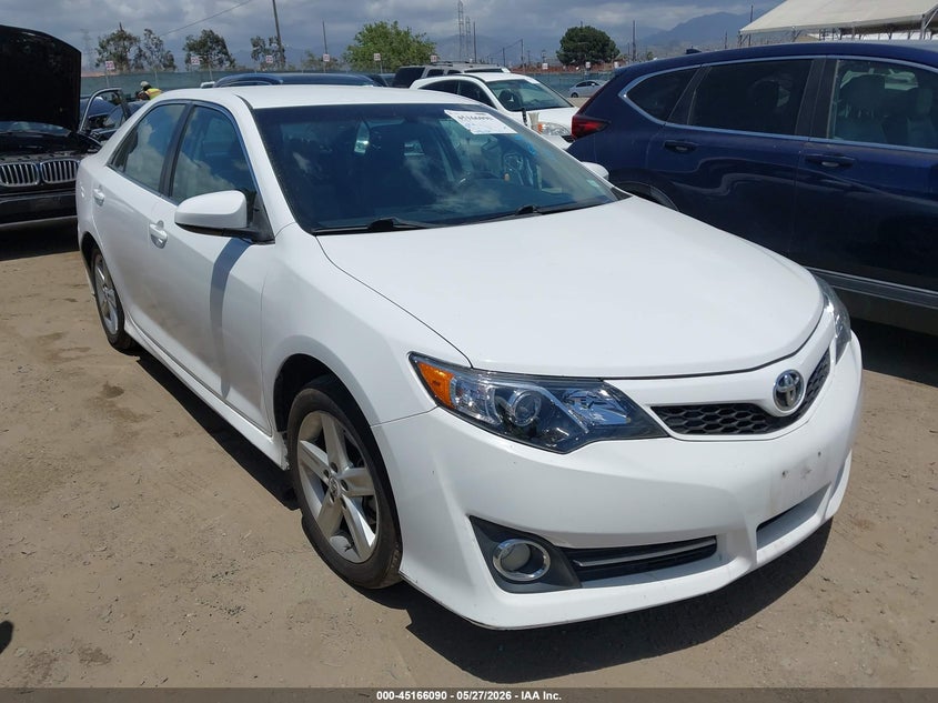 2012 TOYOTA CAMRY SE