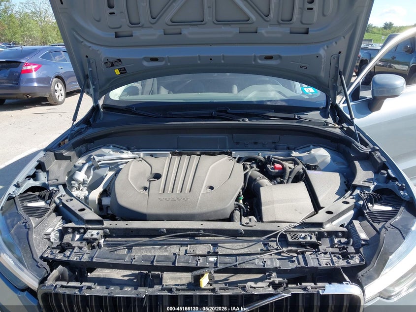 2022 Volvo Xc60 B5 Momentum VIN: YV4L12RK0N1086385 Lot: 45166130