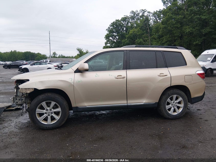 2011 Toyota Highlander 3.5 Base V6 Gold Lot 111045166236 Vin 5TDBK3EH6BS090841