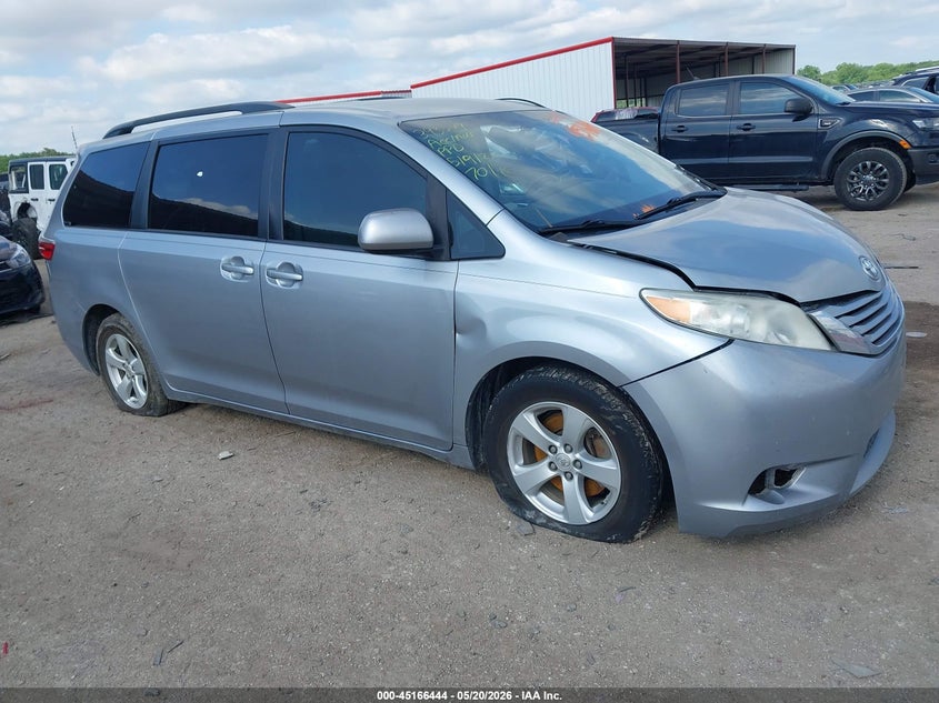 TOYOTA SIENNA - zdjęcie 1