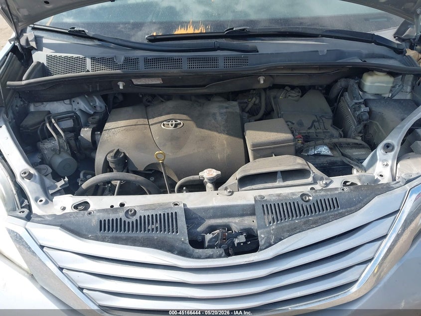 TOYOTA SIENNA - zdjęcie 10