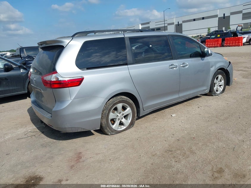 TOYOTA SIENNA - zdjęcie 4