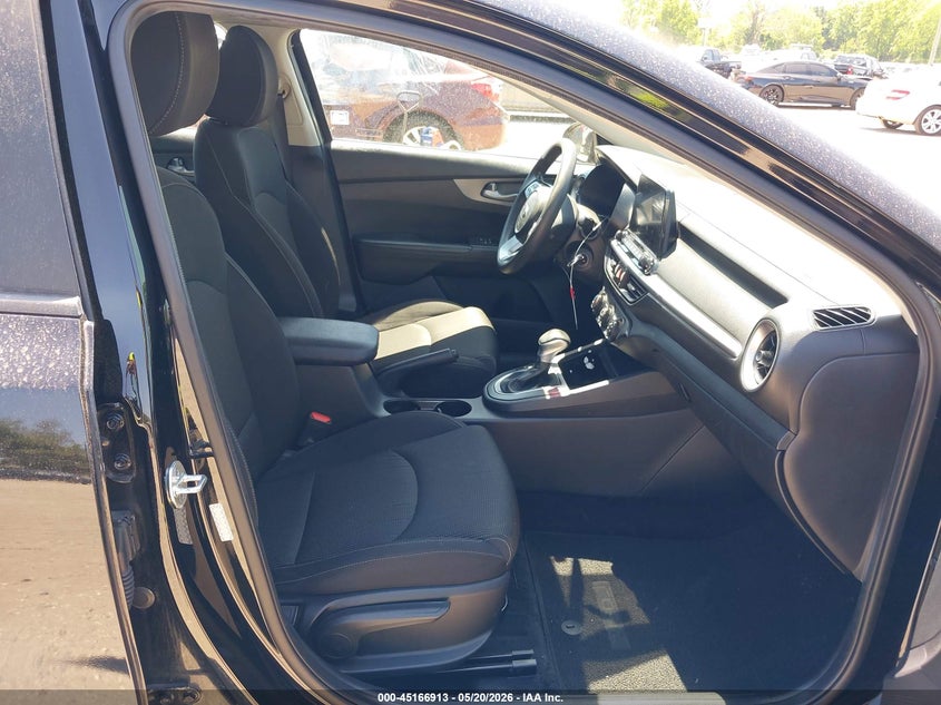 VIN 3KPF24AD6ME403023 2021 KIA FORTE LXS