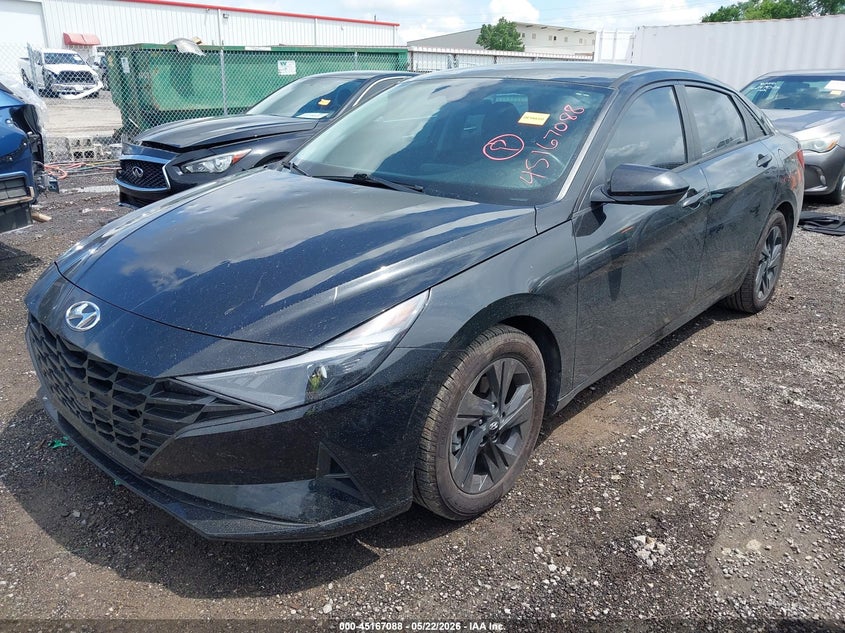 2021 HYUNDAI ELANTRA auction photo 2