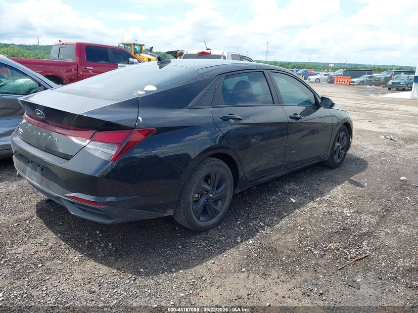 2021 HYUNDAI ELANTRA auction photo 4