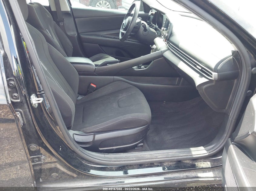 2021 HYUNDAI ELANTRA auction photo 5