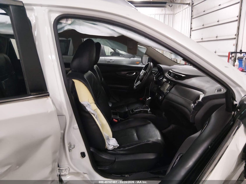2017 NISSAN ROGUE auction photo 5