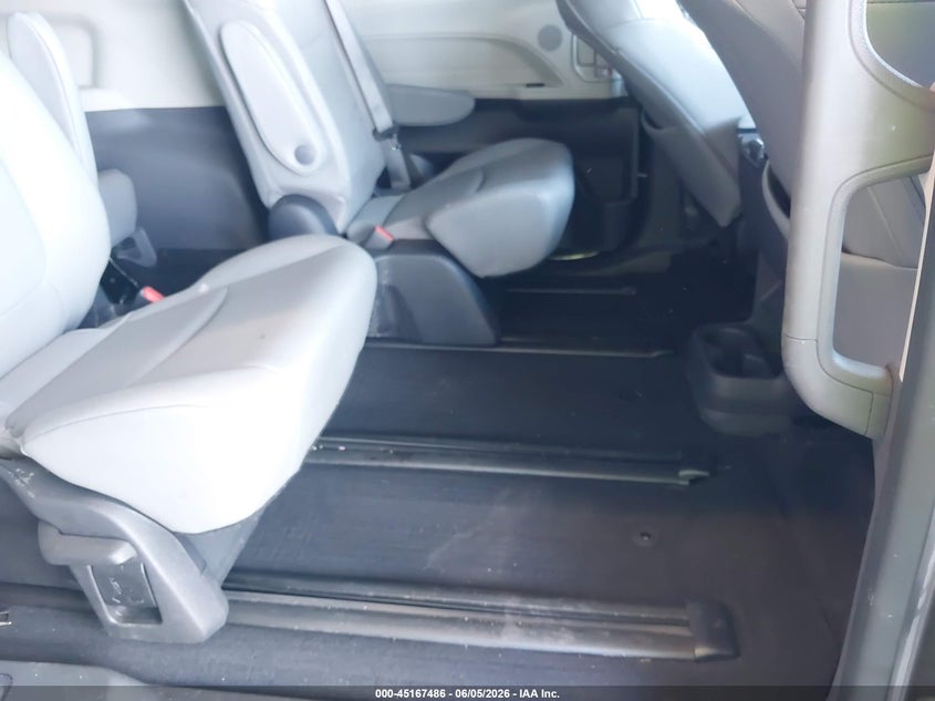 2022 Toyota Sienna Xle VIN: 5TDYRKEC9NS106233 Lot: 45167486